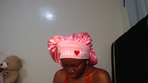 Snapshot of maelys_ta chatting on 06.15.26 maelys_ta online show from 06.15.26