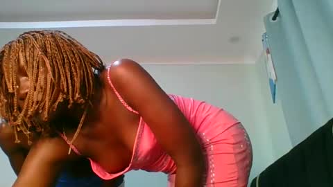 Snapshot of maelys_ta chatting on 06.19.26 maelys_ta online show from 06.19.26
