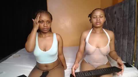 Snapshot of maepot chatting on 09.16.25 PENDO AND VIV online show from 09.16.25