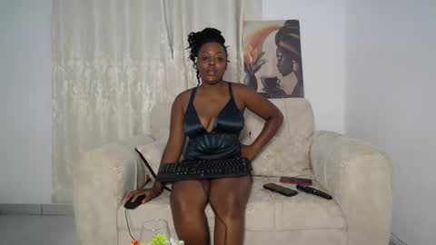 Snapshot of maepot chatting on 01.11.26 PENDO AND VIV online show from 01.11.26