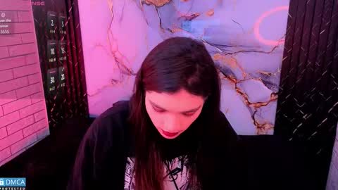 Snapshot of maevekuro chatting on 02.14.26 maevekuro online show from 02.14.26