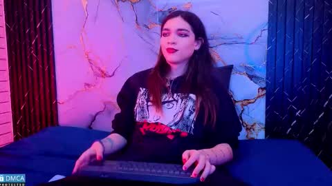 Snapshot of maevekuro chatting on 03.06.26 maevekuro online show from 03.06.26