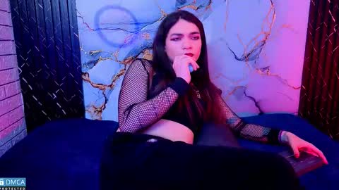 Snapshot of maevekuro chatting on 03.12.26 maevekuro online show from 03.12.26