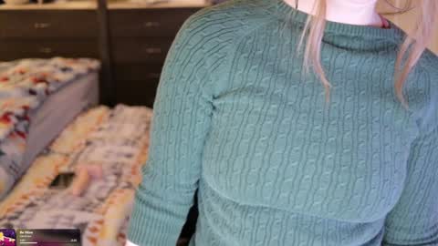 Snapshot of maevivant chatting on 01.16.26 Mae online show from 01.16.26