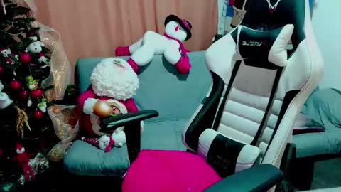 Snapshot of mafecito24 chatting on 12.15.25 mafecito24 online show from 12.15.25