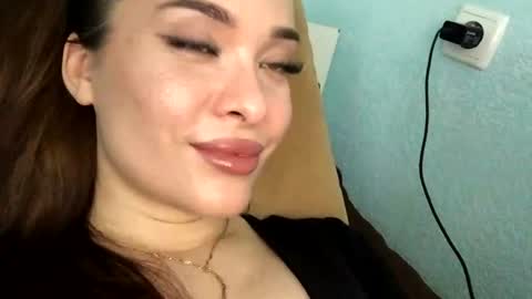 Snapshot of magggg658318 chatting on 06.13.26 magggg658318 online show from 06.13.26