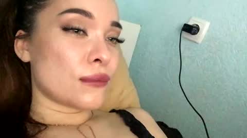 Snapshot of magggg658318 chatting on 06.17.26 magggg658318 online show from 06.17.26