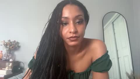 Snapshot of maggie_linnn chatting on 02.18.26 maggie_linnn online show from 02.18.26