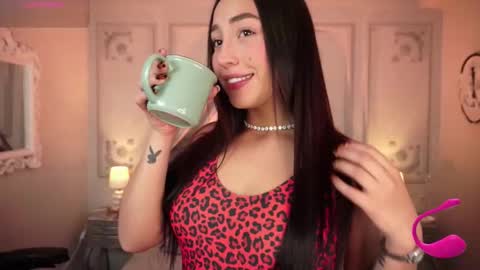   online show from 10.05.25