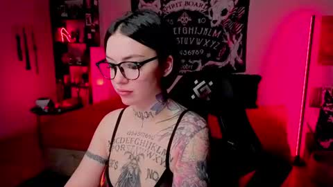 Snapshot of magic_alie chatting on 06.24.26 Magic Allie online show from 06.24.26