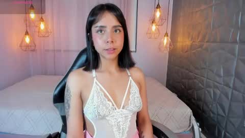 Oliviah online show from 04.24.26