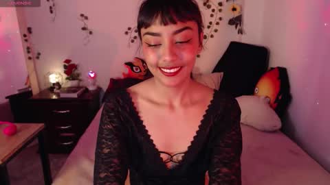 Snapshot of magicalbabyyy chatting on 03.28.26 Rose online show from 03.28.26