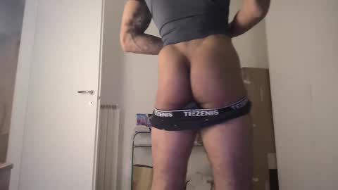 Snapshot of magicsempai chatting on 02.11.25 Magicsempai online show from 02.11.25