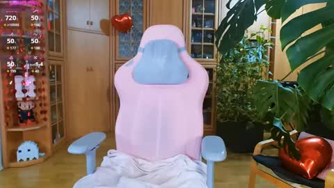 Snapshot of magicstylex chatting on 02.14.25 Nicole online show from 02.14.25