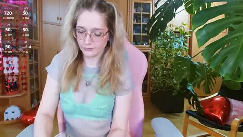 Snapshot of magicstylex chatting on 02.16.25 Nicole online show from 02.16.25