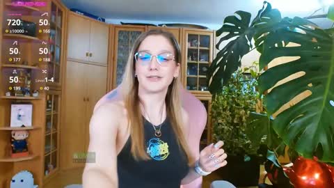 Snapshot of magicstylex chatting on 03.12.25 Nicole online show from 03.12.25