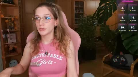 Snapshot of magicstylex chatting on 10.08.25 Nicole online show from 10.08.25