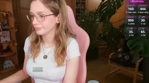 Snapshot of magicstylex chatting on 10.21.25 Nicole online show from 10.21.25