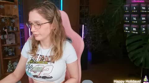 Snapshot of magicstylex chatting on 12.04.25 Nicole online show from 12.04.25