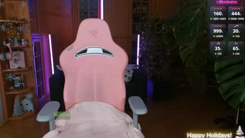 Snapshot of magicstylex chatting on 12.05.25 Nicole online show from 12.05.25