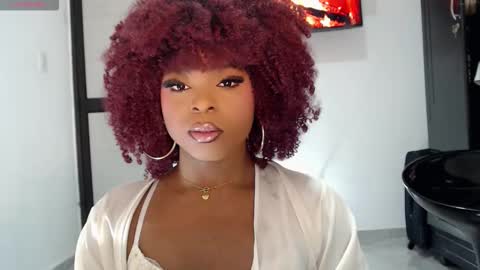 Snapshot of magilife chatting on 12.21.25 magilife online show from 12.21.25