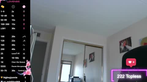 Snapshot of magnitaaa chatting on 03.04.25 magnitaaa online show from 03.04.25