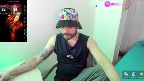 Snapshot of magnus_king chatting on 10.31.25 online show from 10.31.25