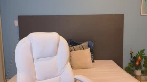 Maiaa Ruiz  online show from 12.26.24