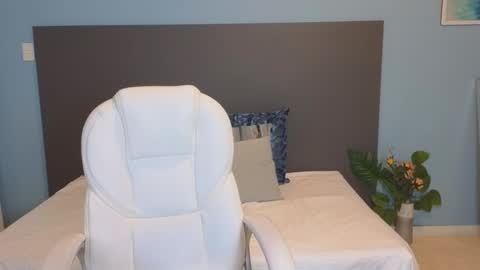 Maiaa Ruiz  online show from 02.24.25