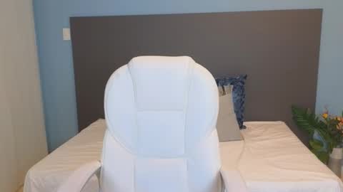 Maiaa Ruiz  online show from 02.24.25