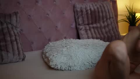  Maia  online show from 09.09.25