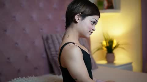  Maia  online show from 09.18.25