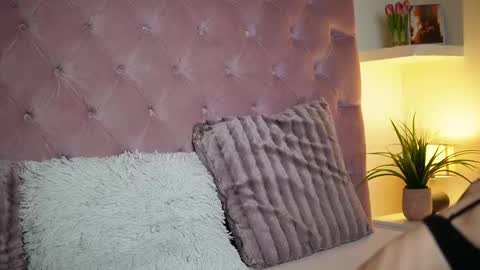  Maia  online show from 10.25.25