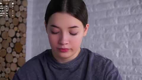 Snapshot of maidabuoy chatting on 06.19.26 Lucy online show from 06.19.26