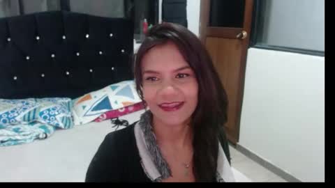 maidy_19 online show from 10.15.25