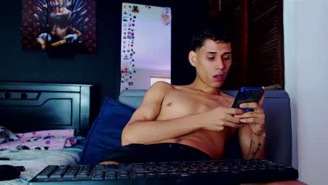 Snapshot of mailosaenz chatting on 12.31.24 Mailo online show from 12.31.24