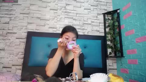  MAILY CAN  online show from 09.17.25