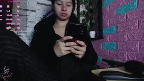  MAILY CAN  online show from 12.18.25