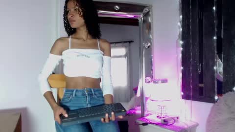 Snapshot of mailyn_gold chatting on 04.23.26 mailyn_gold online show from 04.23.26
