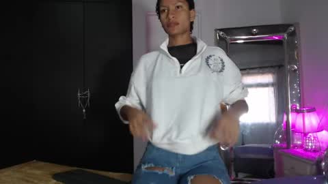 Snapshot of mailyn_gold chatting on 05.07.26 mailyn_gold online show from 05.07.26