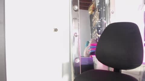 Snapshot of mailyn_gold chatting on 05.12.26 mailyn_gold online show from 05.12.26