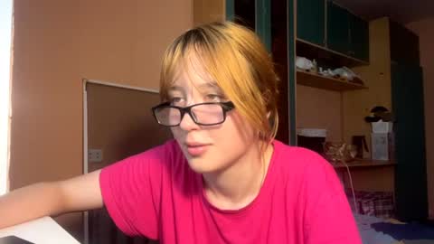 Snapshot of maisawin chatting on 06.13.26 Evie online show from 06.13.26