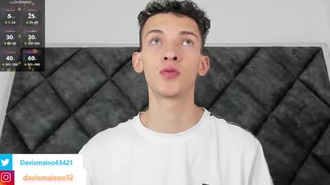 Snapshot of maisondavis_ chatting on 01.06.25 Maison Davis online show from 01.06.25