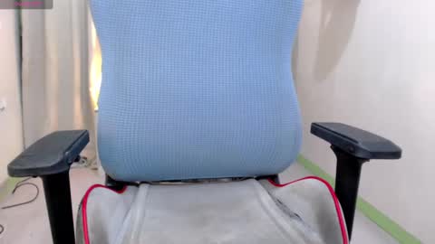 Snapshot of majestic_anne chatting on 12.19.24 Annalyn online show from 12.19.24