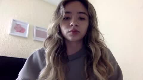 majo_gomezz online show from 04.10.26