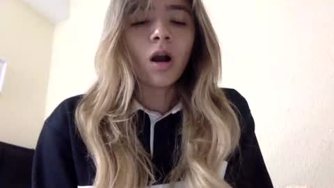 majo_gomezz online show from 08.02.26