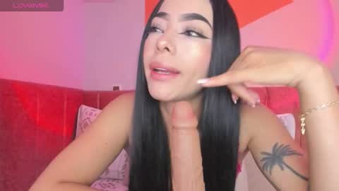 Snapshot of majoogomez chatting on 09.19.25 Majo Gomez online show from 09.19.25