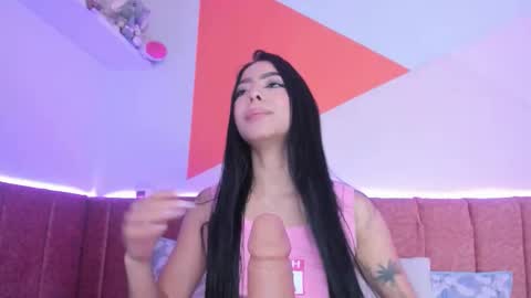 Snapshot of majoogomez chatting on 11.14.25 Majo Gomez online show from 11.14.25