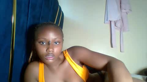 Snapshot of makiesexxytrimmy chatting on 04.24.26 Eva online show from 04.24.26