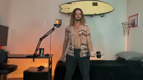 Snapshot of makingmoans chatting on 01.09.26 Mack Makingmoans Twitter online show from 01.09.26